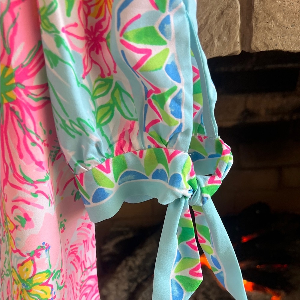Vibrant Lilly Pulitzer Floral Patterned Fabric Sm… - image 5